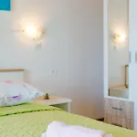 Sani Konukevi 3*