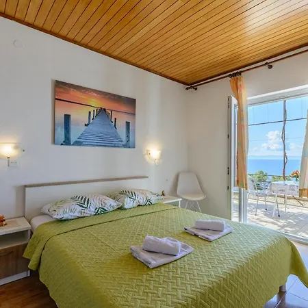 Sani Guest house 3*