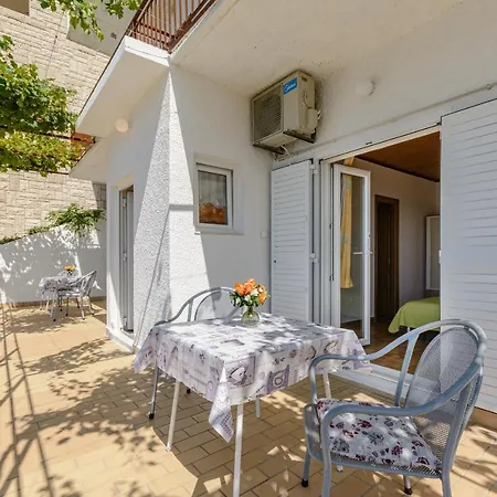 Guest house Sani Brela