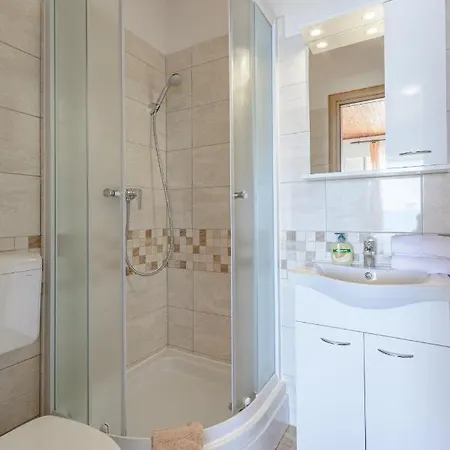 بيت ضيافة Sani 3*