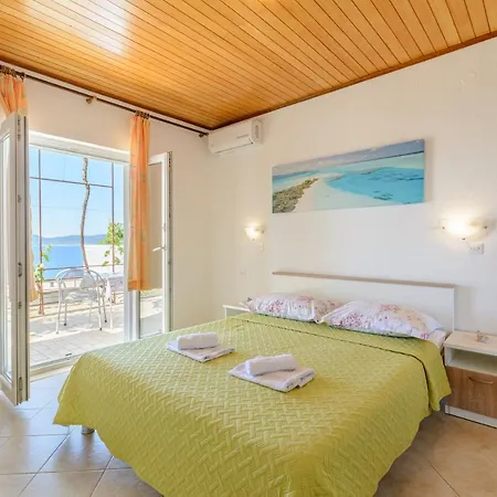 Casa de hóspedes Sani 3*